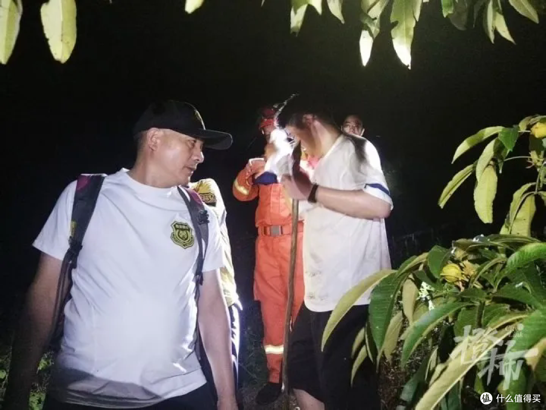 山野备忘录|AI 说"去爬这座山散散心",他没想过自己会深夜困在 1300 米