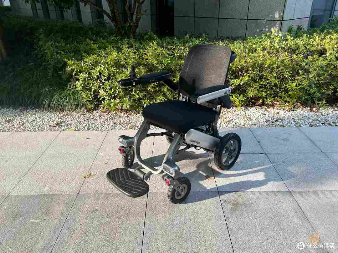 10年前后的电动轮椅有什么区别?从安全到外观,这5点变化最明显