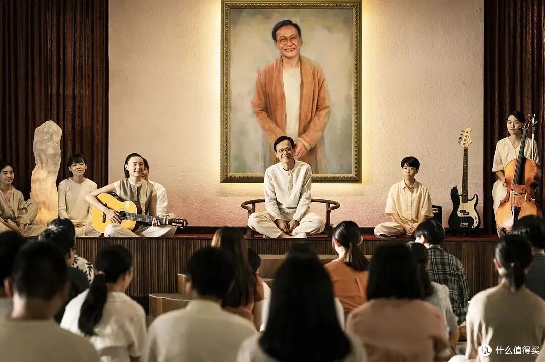 拍透娱乐圈的赤裸肮脏,这部电影太敢了