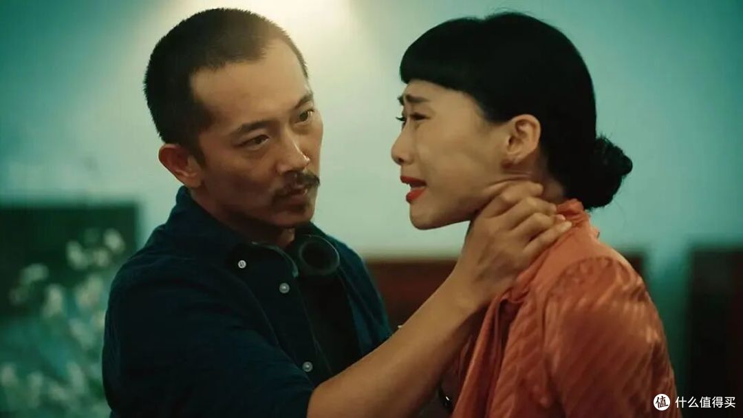 拍透娱乐圈的赤裸肮脏,这部电影太敢了