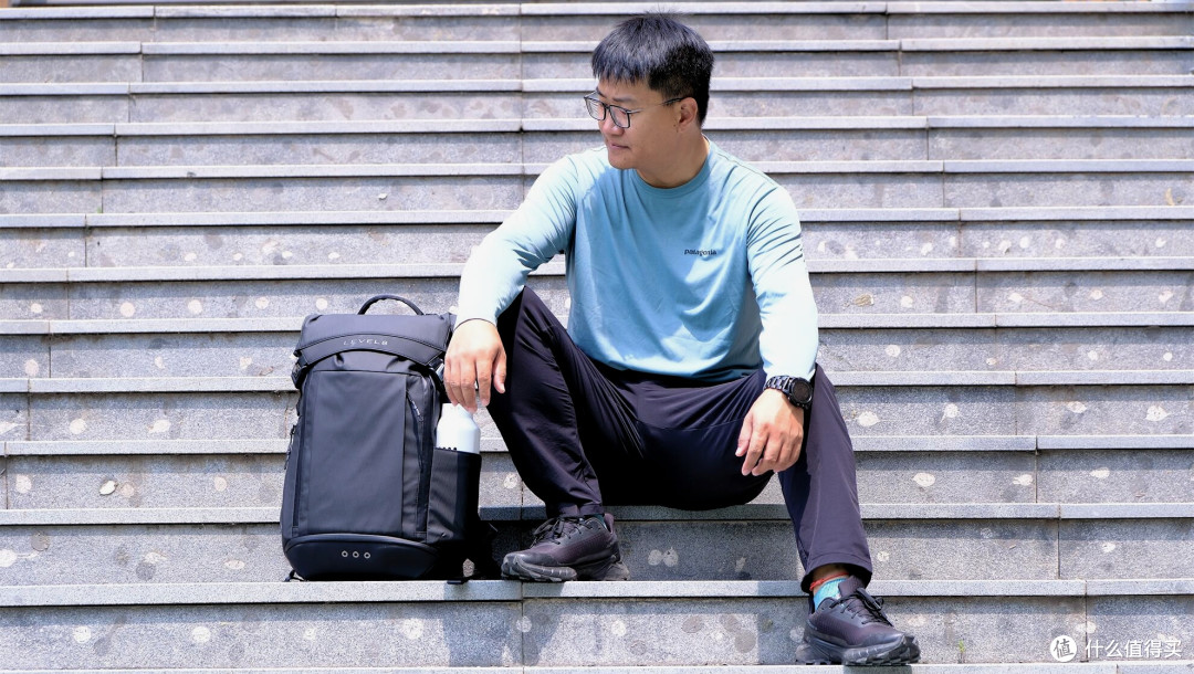 机能背包的新答案:地平线8号城市轻旅行系列双肩包深度体验