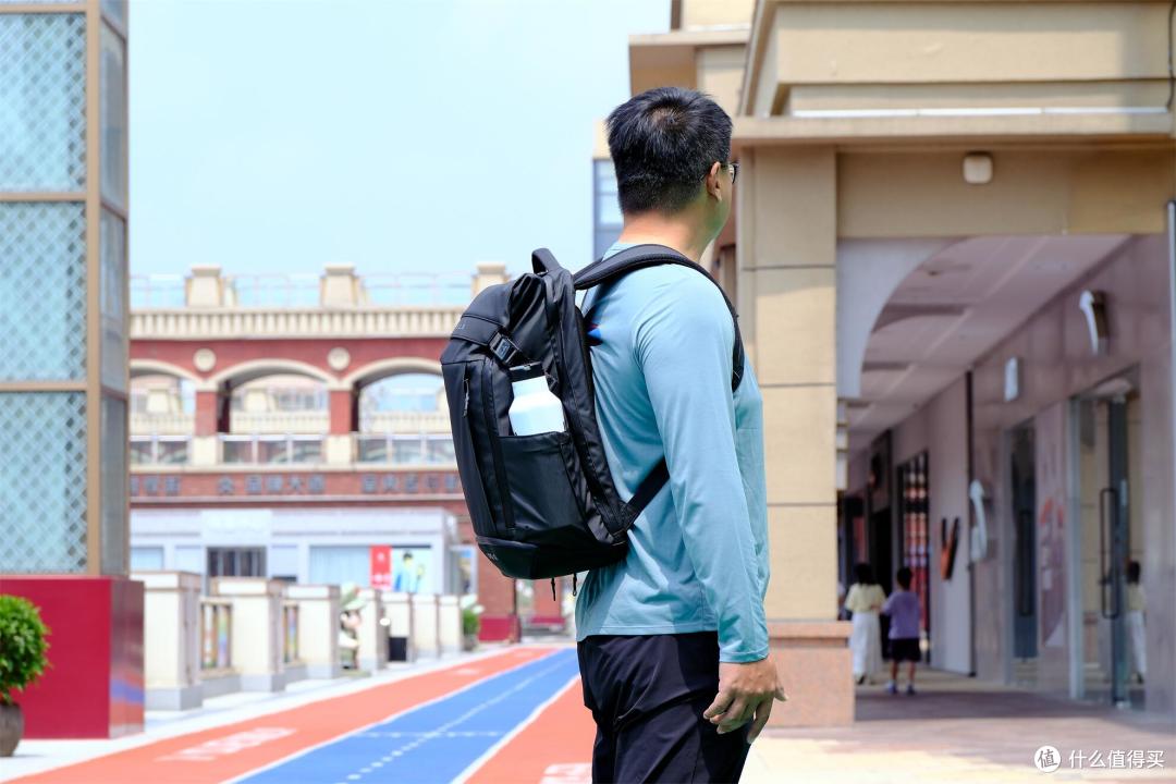 机能背包的新答案:地平线8号城市轻旅行系列双肩包深度体验