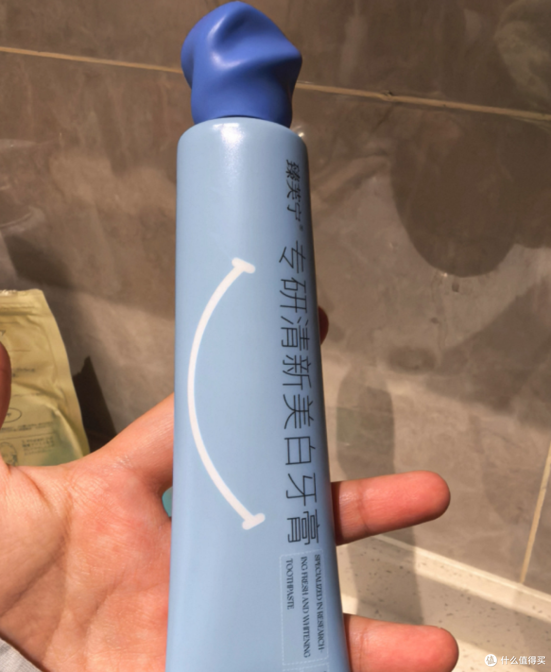 牙黄又怕酸的精致女生,好用美白牙膏推荐哪款?刷感和养护都要看