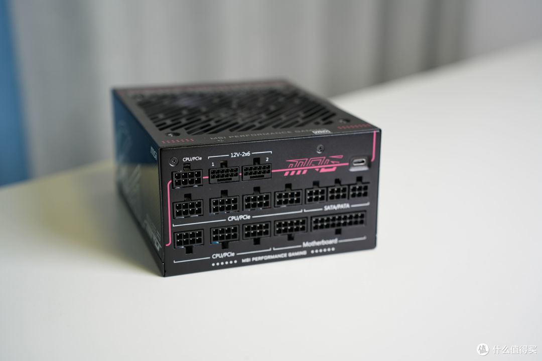 高端显卡守护神,微星MPG AI1300TS PCIE5 月神钛金牌电源实测