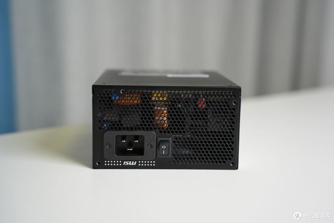 高端显卡守护神,微星MPG AI1300TS PCIE5 月神钛金牌电源实测