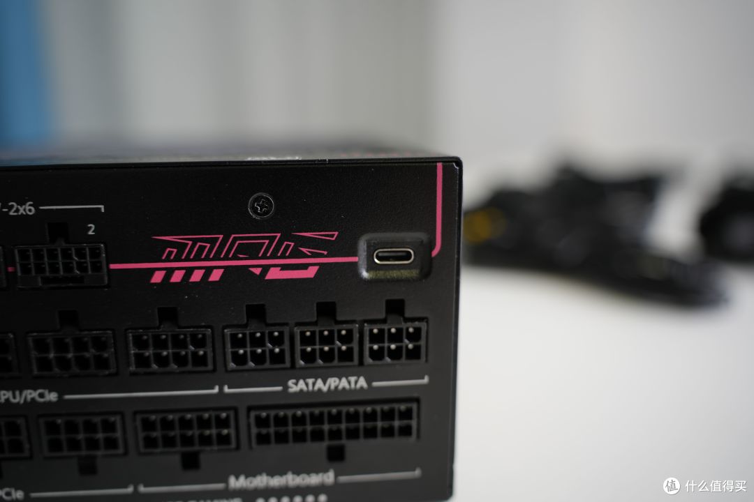 高端显卡守护神,微星MPG AI1300TS PCIE5 月神钛金牌电源实测