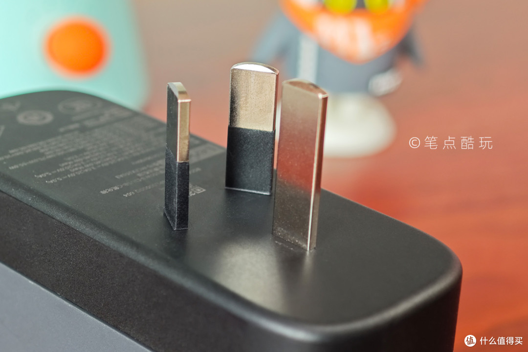 三口150W、重载满速、防漏电静电!300多块的氮化镓快充头好用吗