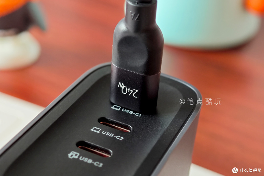 三口150W、重载满速、防漏电静电!300多块的氮化镓快充头好用吗