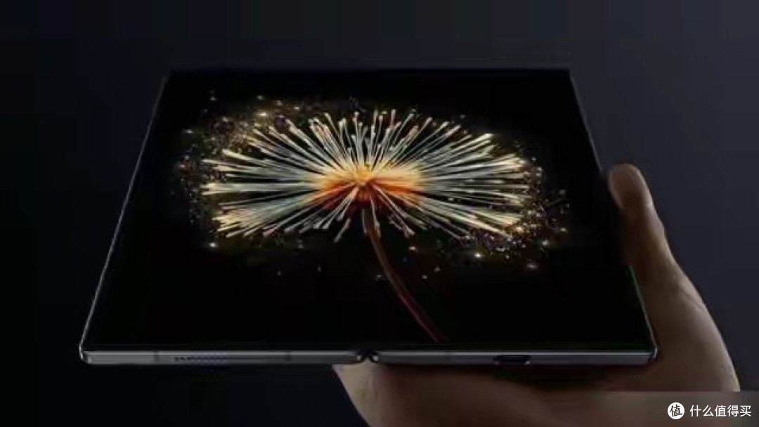 小米MIX Fold 5创新比例自研芯片挑战折叠屏市场格局