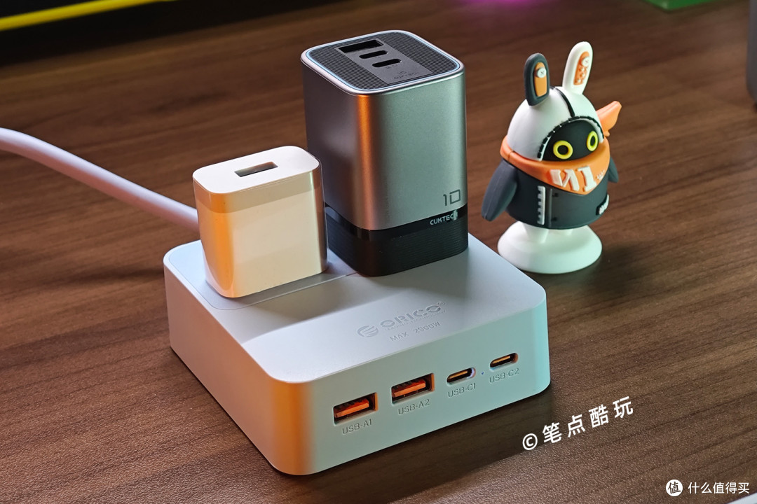 8合1宿舍神器,小巧快充高颜值:奥睿科小方砖青春版插排体验