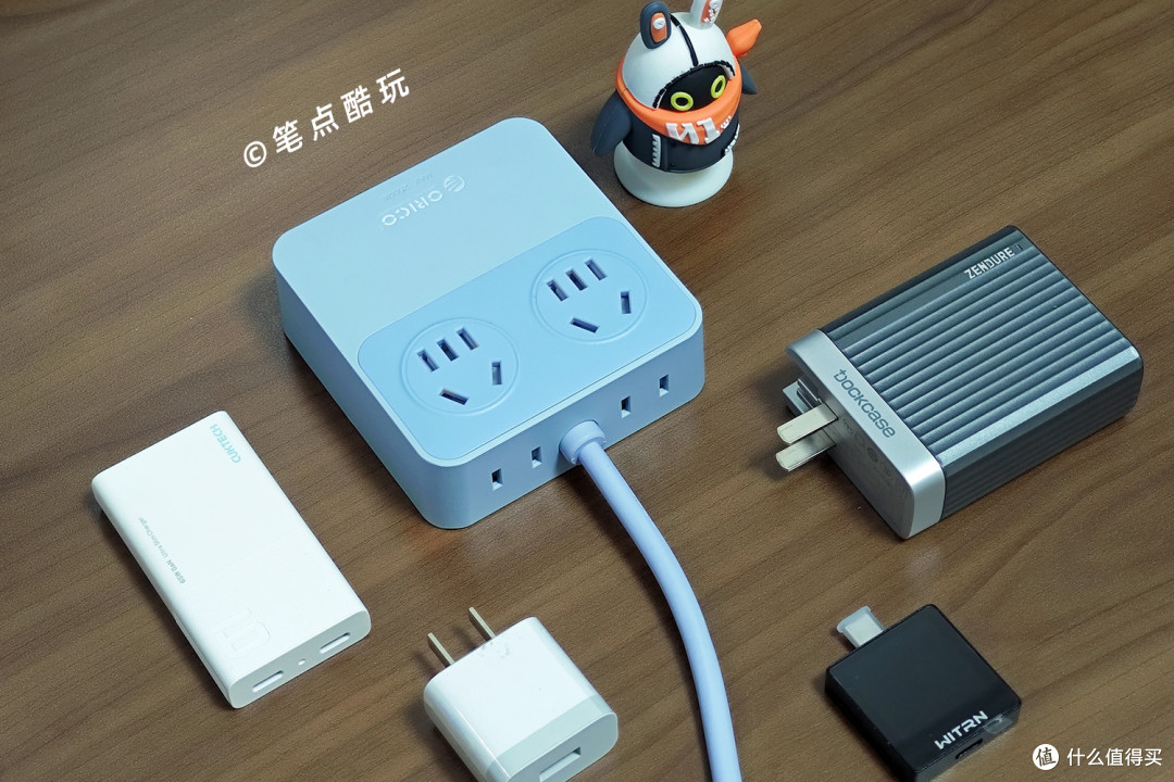 8合1宿舍神器,小巧快充高颜值:奥睿科小方砖青春版插排体验