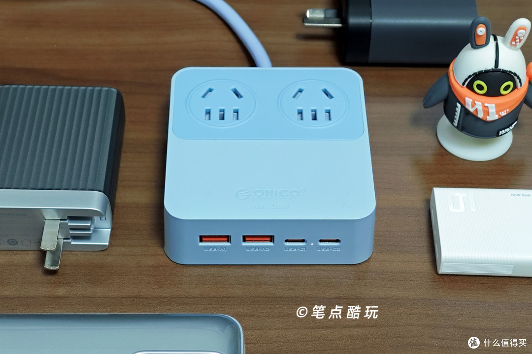 8合1宿舍神器,小巧快充高颜值:奥睿科小方砖青春版插排体验