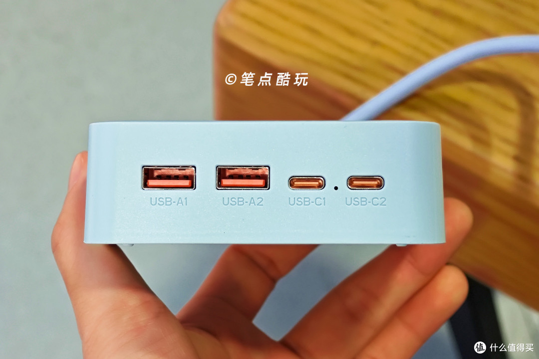 8合1宿舍神器,小巧快充高颜值:奥睿科小方砖青春版插排体验