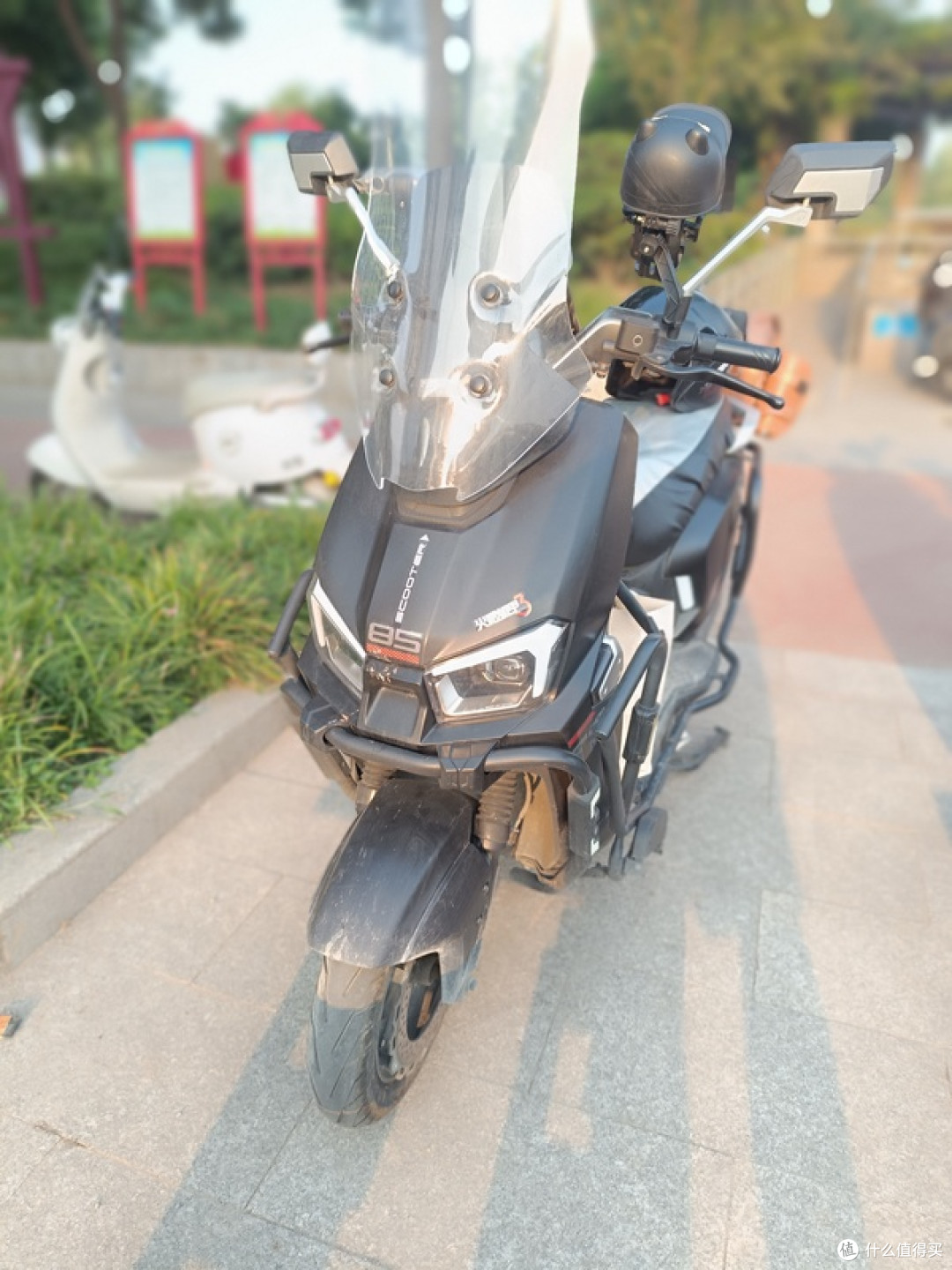 70迈记录仪装车实测:夏天骑行平安无事,但我依然装得最值