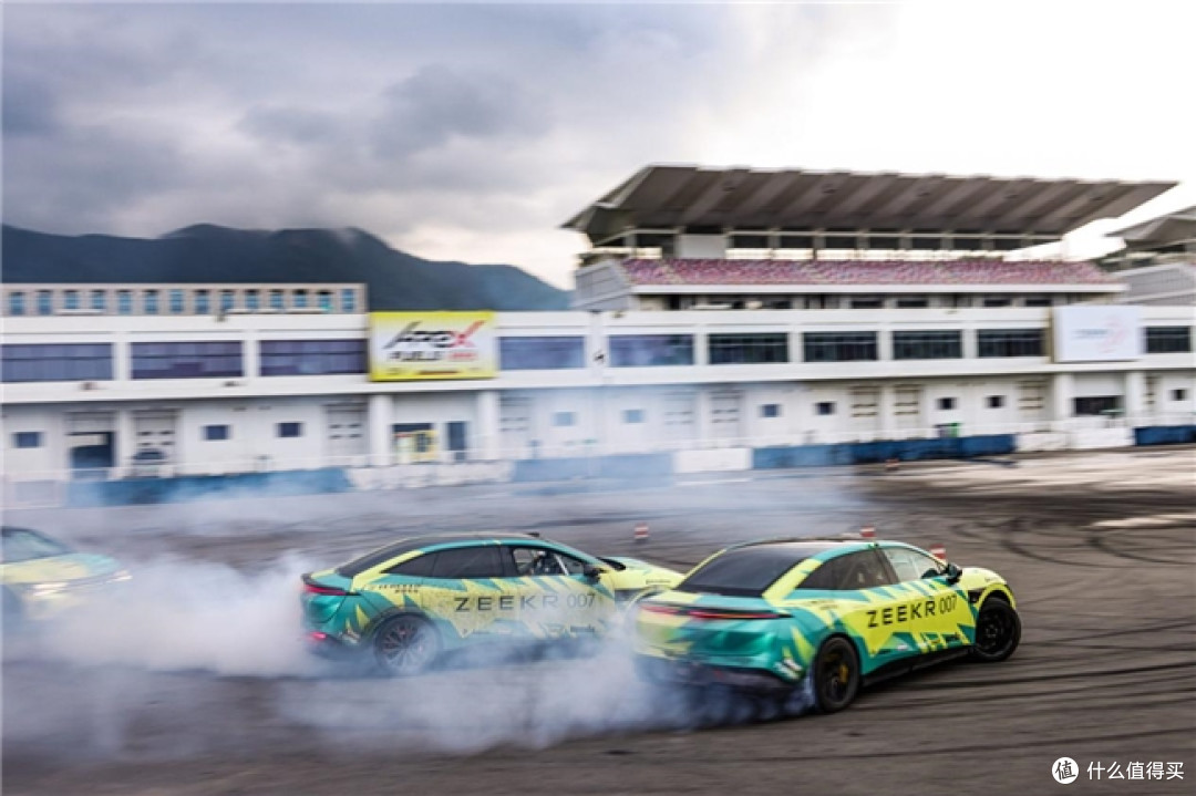 全球首个新能源飘移培训落幕,极氪007用实力证明纯电也能飘