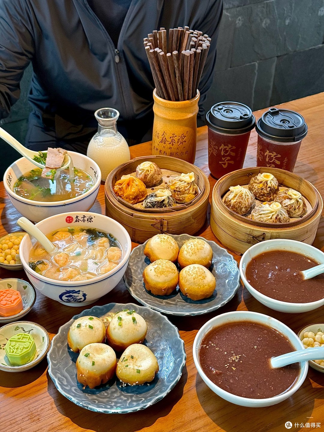 苏州特产!山塘街必打卡的苏式生煎。。
