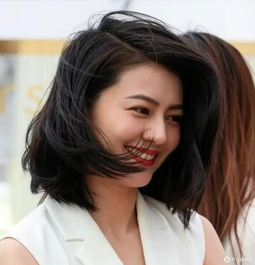 童年女神老了?46岁高圆圆无滤镜生图刷屏,网友:跟变老焦虑和解了