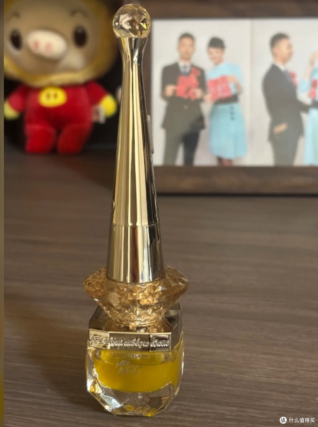 淡化黑眼圈用什么眼油好?职场新人优选2款眼油提亮疲惫暗沉眼圈