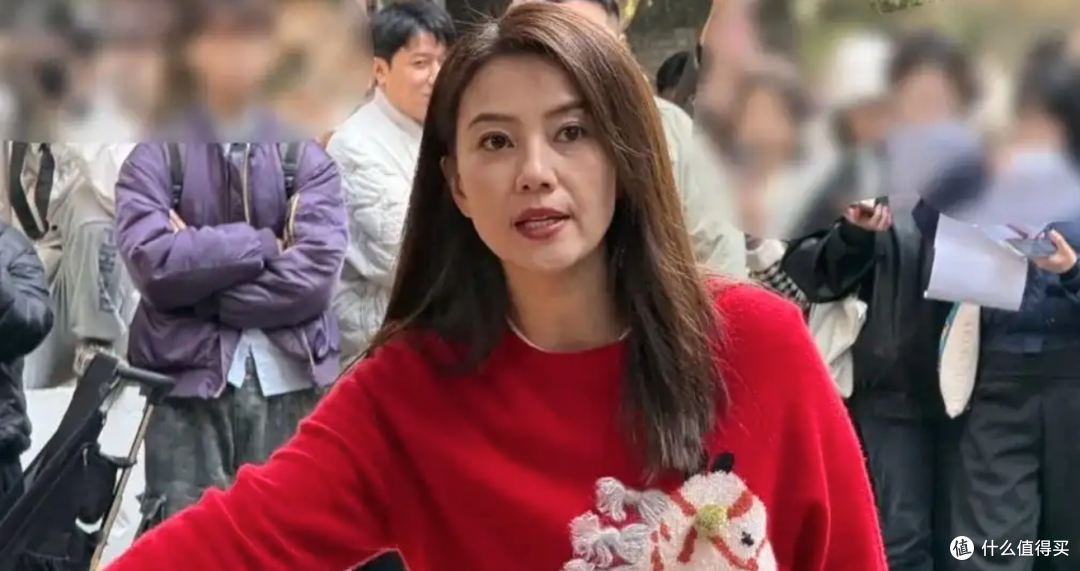 童年女神老了?46岁高圆圆无滤镜生图刷屏,网友:跟变老焦虑和解了