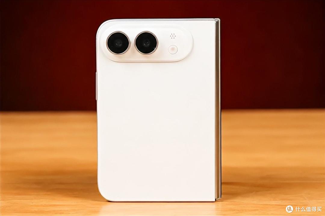 标准版跳票!iPhone18 Pro + 折叠 Ultra 来袭,万元旗舰你会买吗