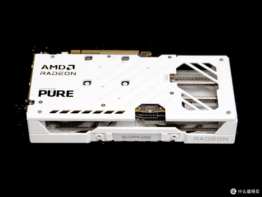 打造自己的更强Steam Machine!锐龙96X+迷你吹雪+9060XT纯白装机