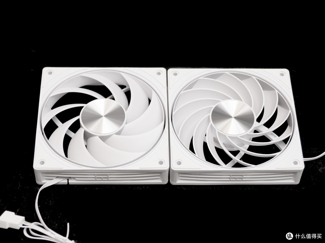 打造自己的更强Steam Machine!锐龙96X+迷你吹雪+9060XT纯白装机
