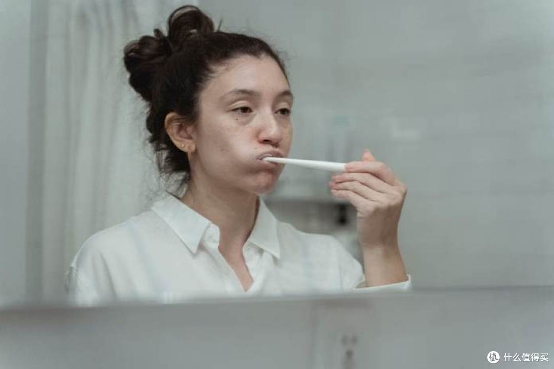 牙齿发黄还越刷越涩？4款兼顾去渍与清爽口感的美白牙膏分享