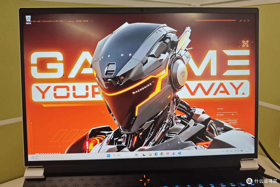 RTX5060游戏本都敢破万,不如直接上5090?泰坦16和曙光16Pro对比