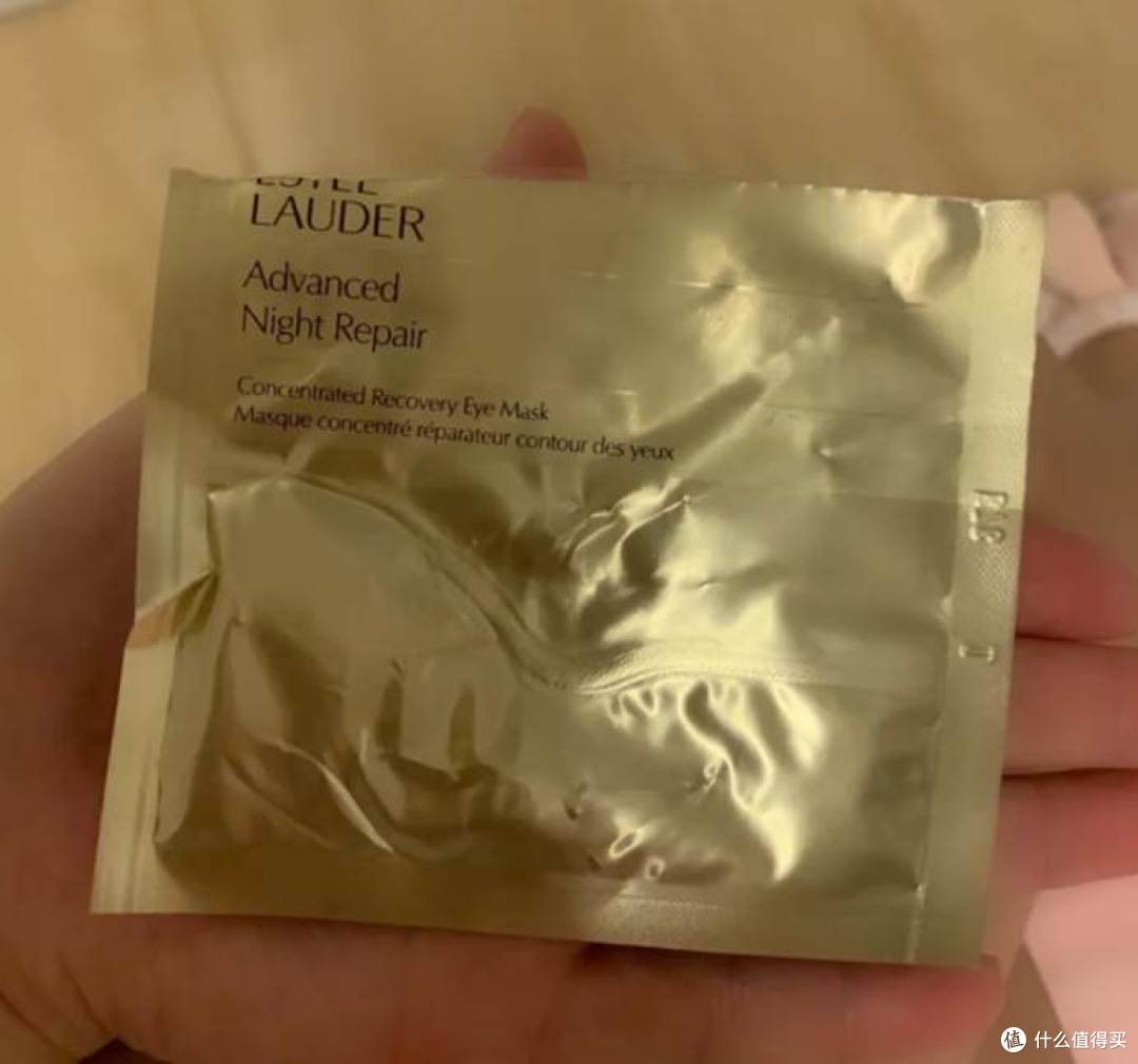 眼周暗沉用什么眼膜好?熬夜学生党放心用,3款改善血管黑眼圈