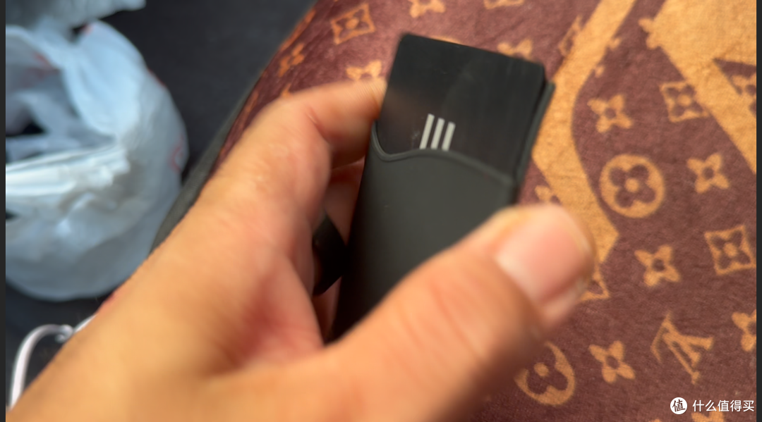 电车实用小配件实测:充电口粘贴NFC卡套,分享一个90%人会踩坑