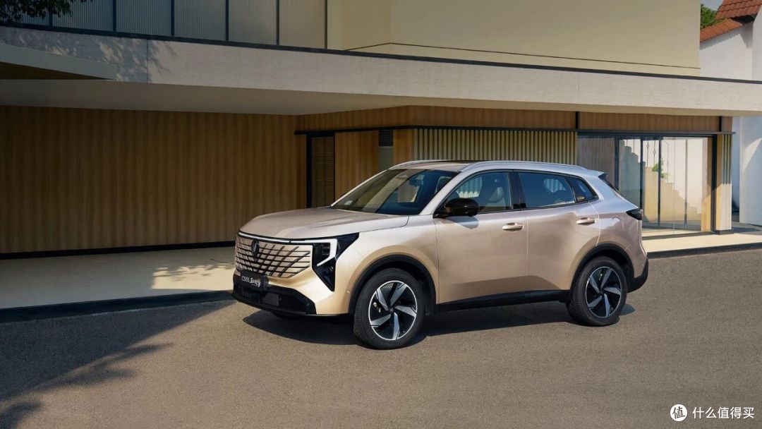 7.99万起!又一款混动SUV上市,不用外接充电,满油续航1500km
