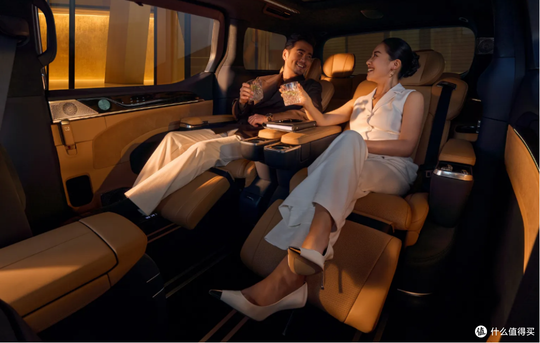 纯电MPV推荐,解读焕新极氪009的设计、座舱、底盘
