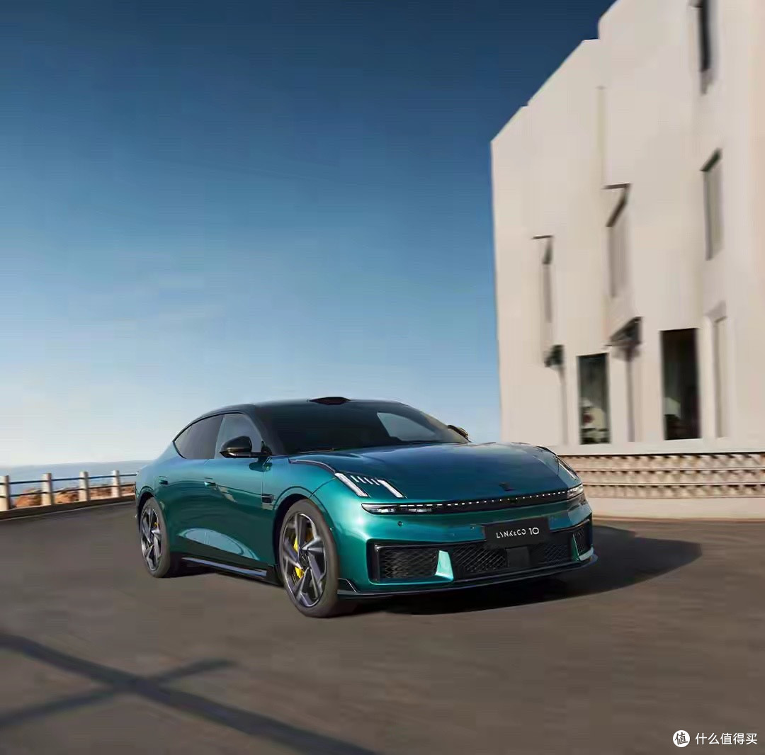 16.99万起，900V+816km续航，领克10这次想赢的心太明显了！