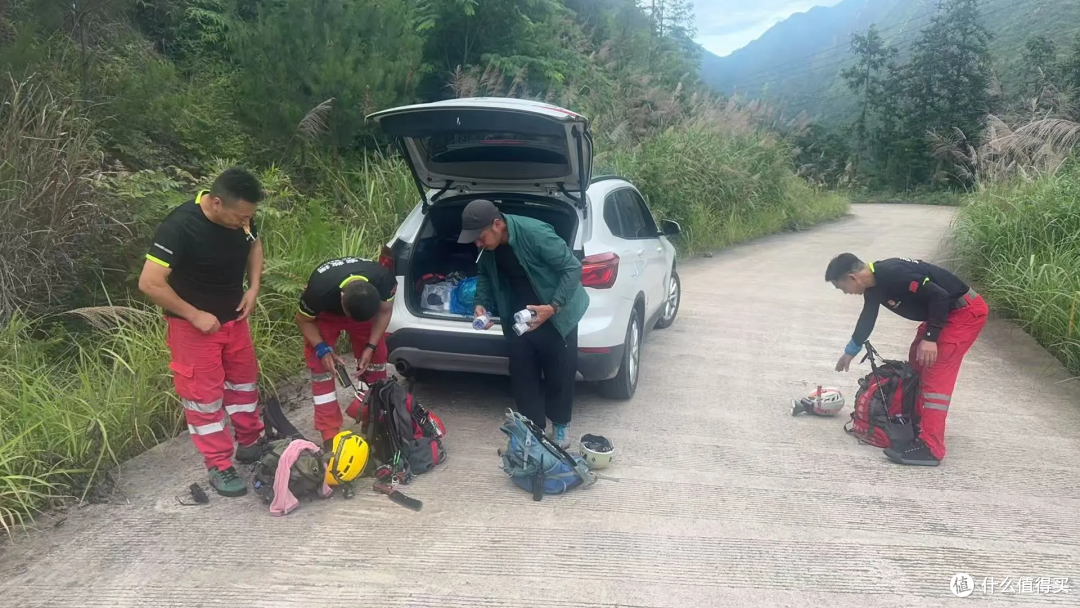 山野备忘录|9 个人在同一天中暑:高温天的山,比你以为的更能“杀人”