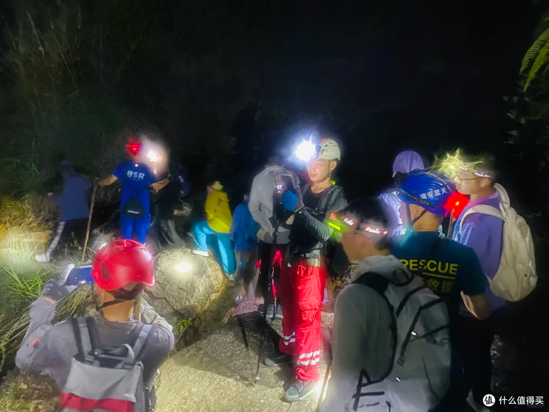 山野备忘录|9 个人在同一天中暑:高温天的山,比你以为的更能“杀人”