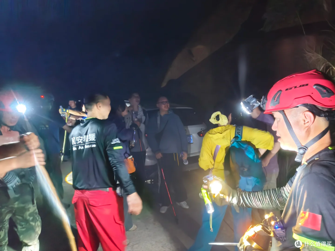 山野备忘录|9 个人在同一天中暑:高温天的山,比你以为的更能“杀人”