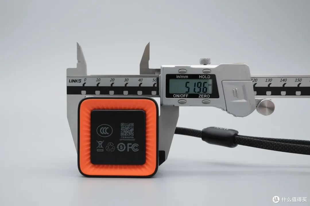 可视化快充体验，航嘉（Huntkey）高能X100充电宝评测
