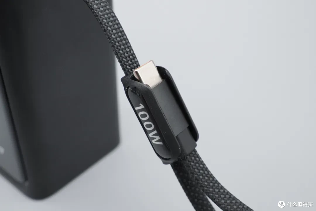 可视化快充体验，航嘉（Huntkey）高能X100充电宝评测