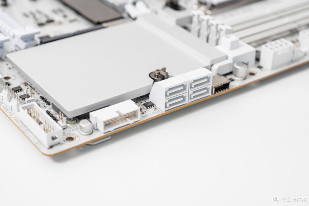 不想折腾也能榨干X3D?技嘉X870E AORUS PRO X3D ICE深度体验