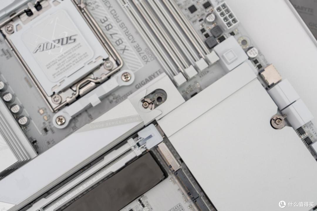 不想折腾也能榨干X3D?技嘉X870E AORUS PRO X3D ICE深度体验