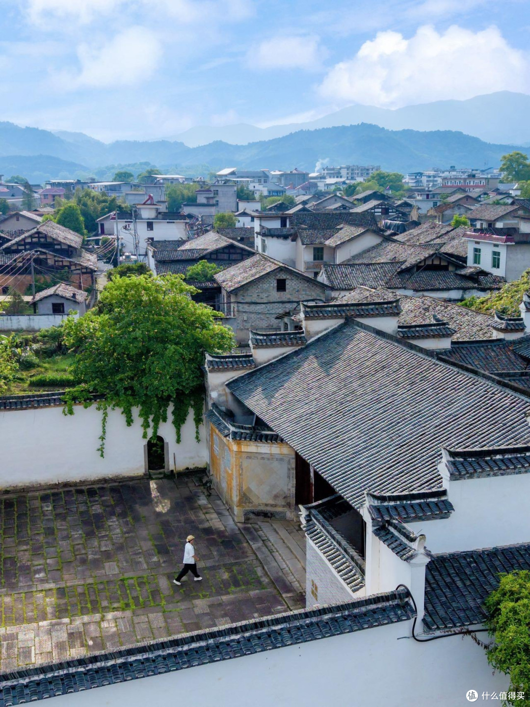 秋日私藏路线:山野古镇湖畔