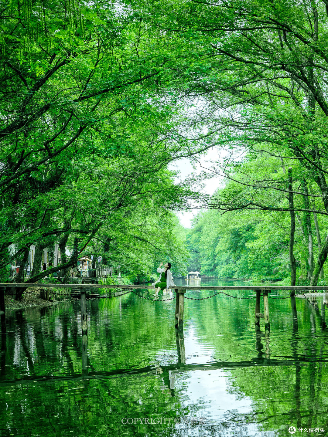 秋日慢旅行：山野古镇湖畔