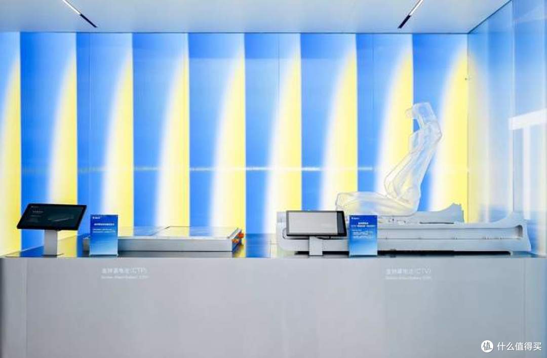 全新深蓝G318成都车展上市19.68万元起,专为城市家庭而来