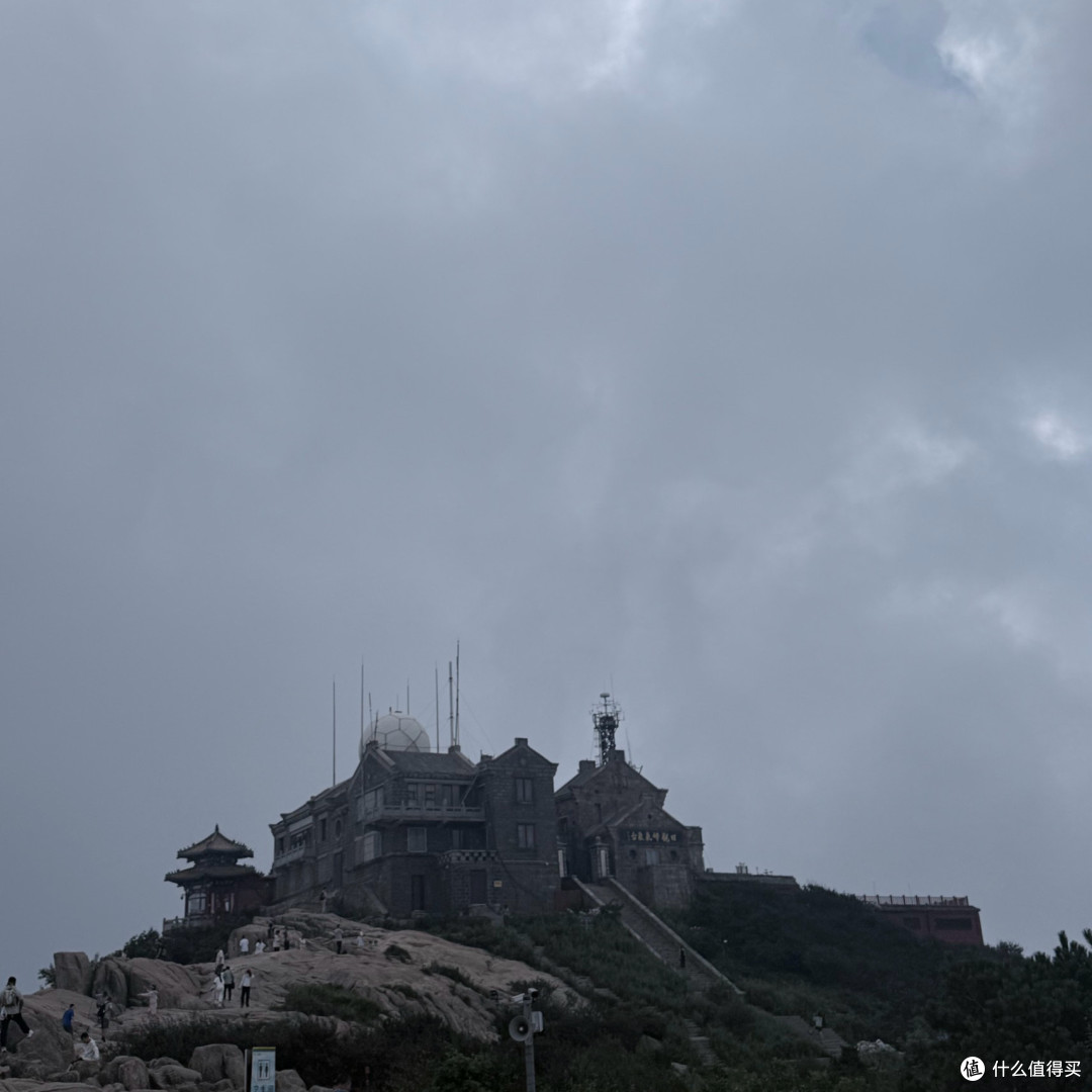 泰山徒步实录：腿软但超值，秋日登山氛围感拉满