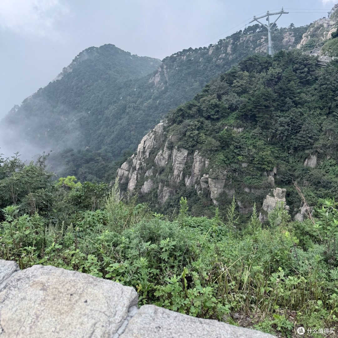 泰山徒步实录：腿软但超值，秋日登山氛围感拉满