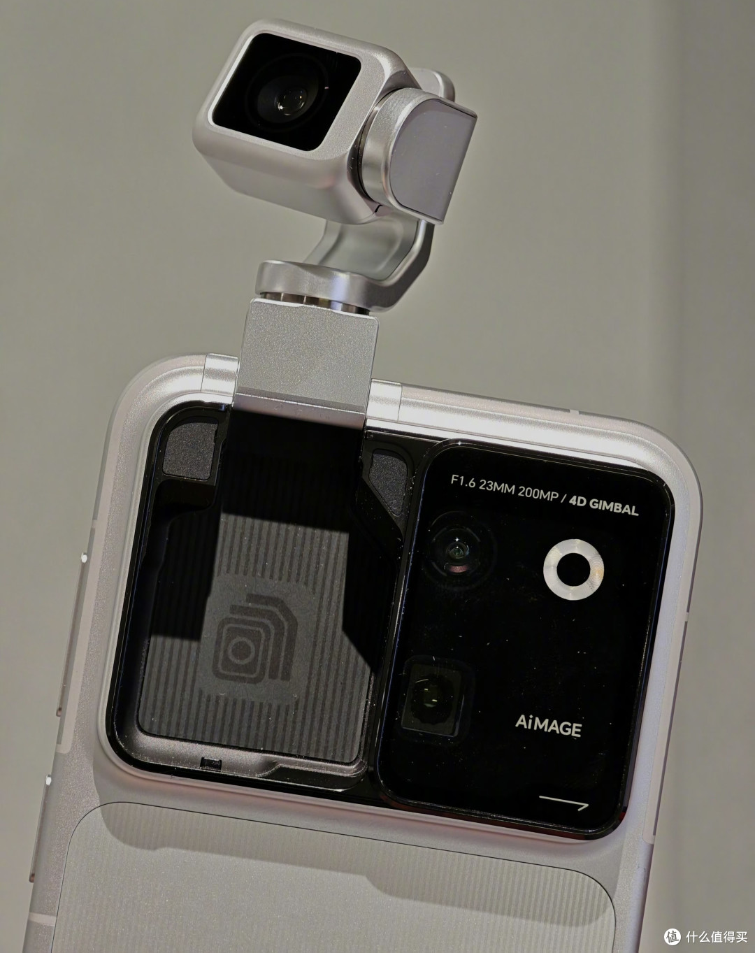 荣耀Robot Phone评测：很好玩，很能拍，但我劝大多数人别买