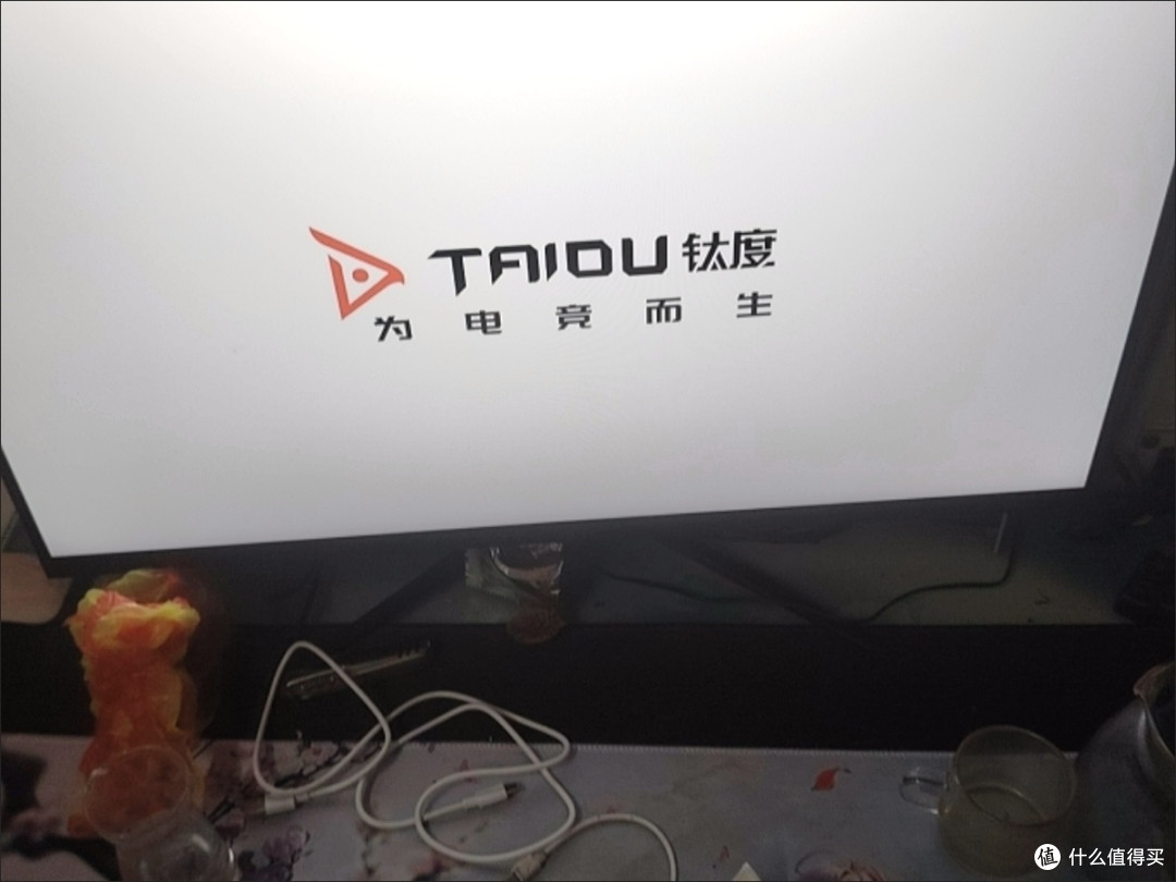 显示器选购:实用优先,避免外观溢价