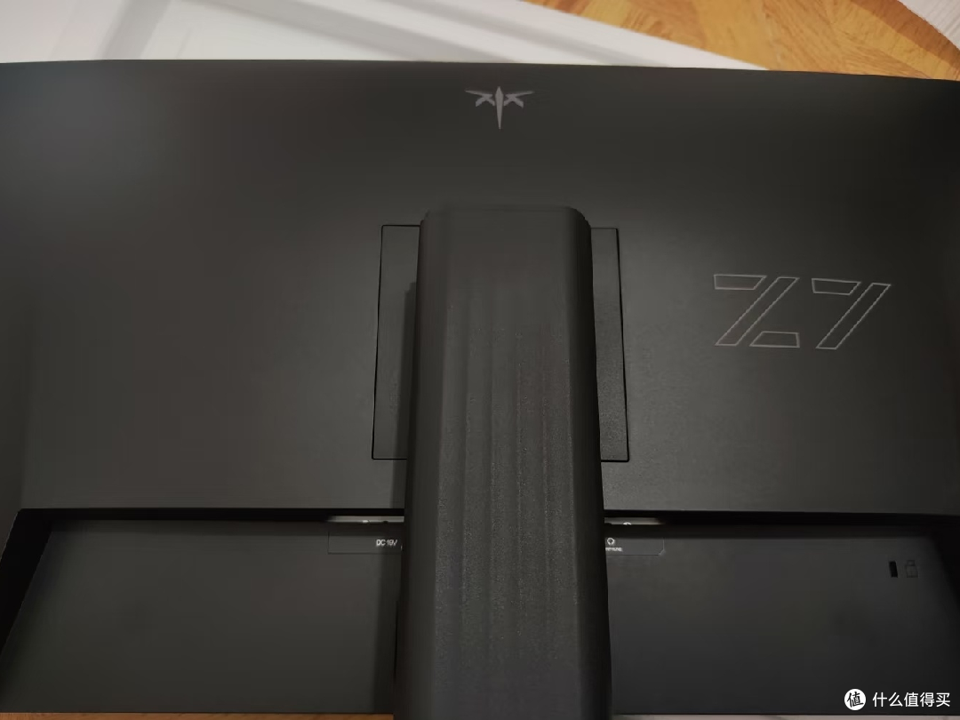 2K 240Hz国产显示器性价比高
