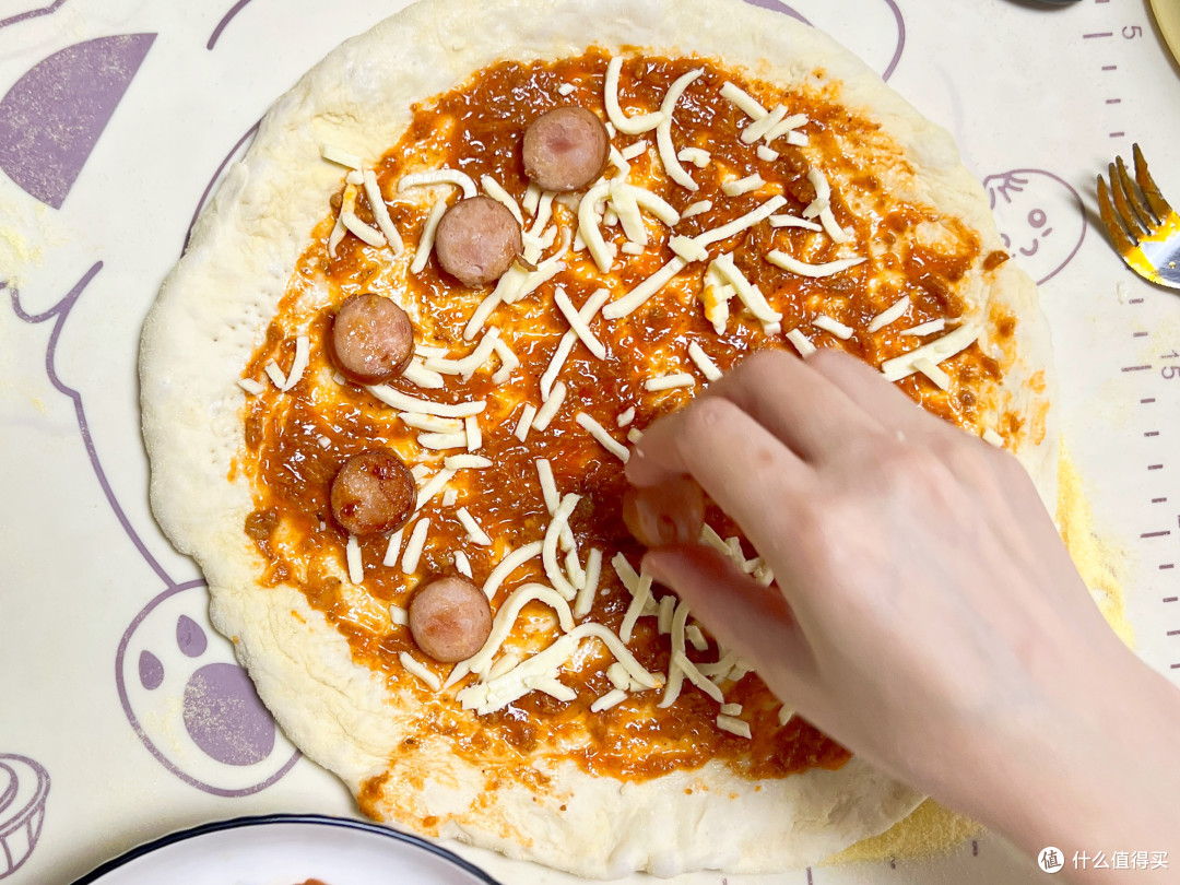 下班烟火气治愈时刻🍕纯手搓披萨,貌不惊人味绝了