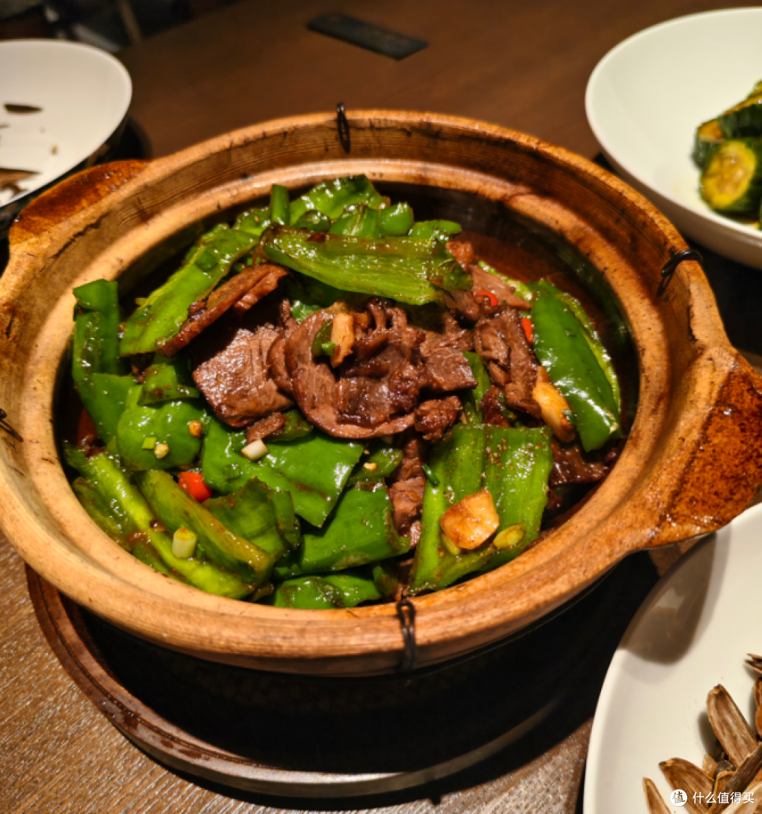 回锅牛肉一上桌，米饭就遭了殃